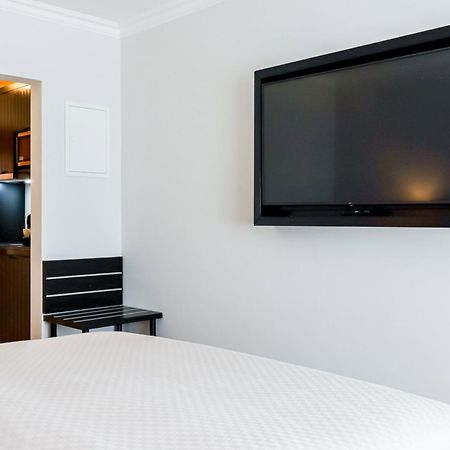 Moderne 1 Zimmer Ferienwohnung Mit Sonnenterrasse Und Parkplatz, In Ruhiger Lage, Nur Wenige Gehminuten Zum Ostsee Sandstrand 샬베우츠 외부 사진
